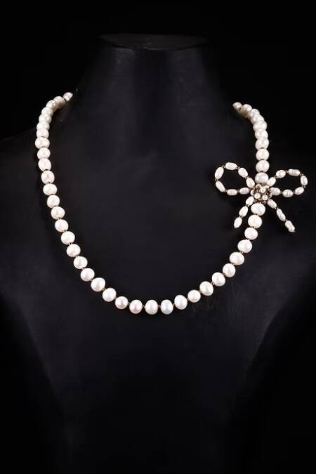 COLLAR PERLAS MOÑO