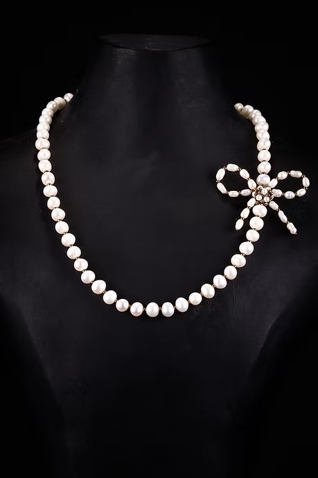 COLLAR PERLAS MOÑO