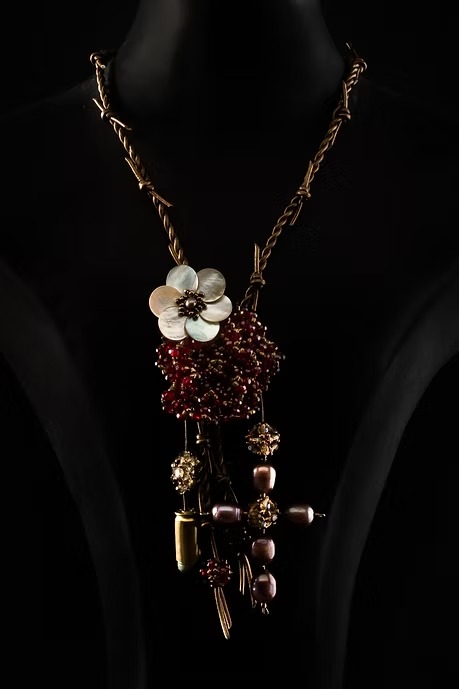 COLLAR NACAR FLOR MARINA Y CUERO