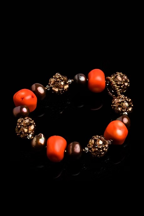 PULSERA UMA CORAL Y PERLAS