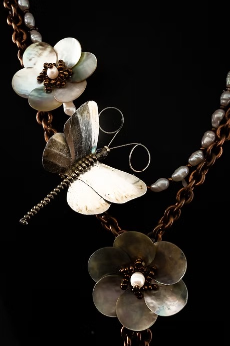 COLLAR PERLAS NACAR Y MARIPOSA - Image 2