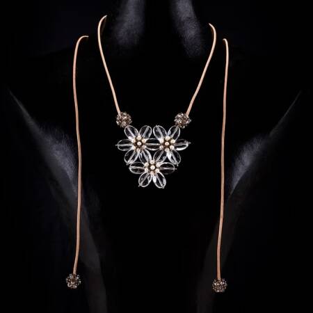 COLLAR TRES FLORES CUARZO