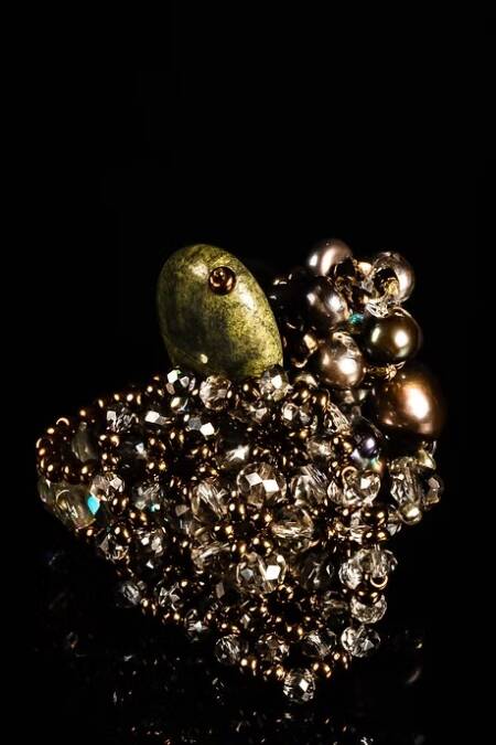 ANILLO PERLAS Y PIEDRAS