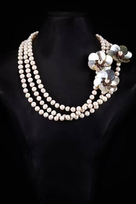 COLLAR UNA VUELTA TRIPLE